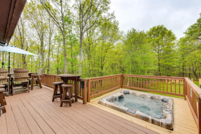 Albrightsville Log Cabin with Hot Tub and Fire Pit!
